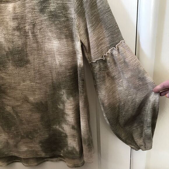 NWOT Riah Fashion Round Neck Puff Sleeve Top - Picture 5 of 7